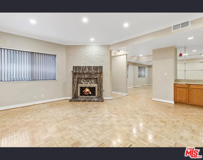 Photo - 5340 Wilkinson Ave Unidad 6