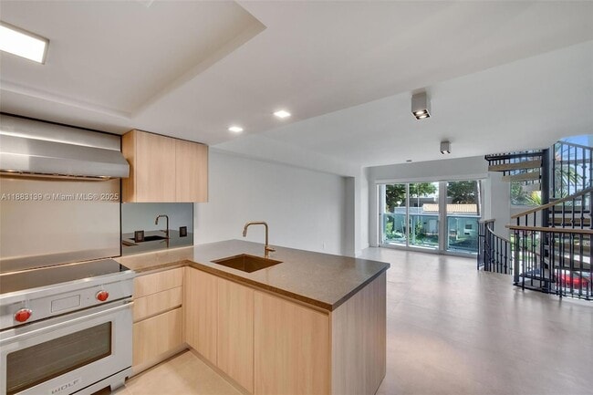 Building Photo - 1500 Bay Rd Unit T-1522 Rental