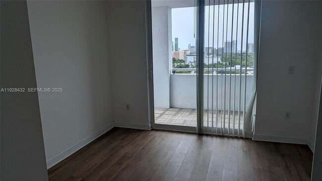 Photo - 1401 SW 22nd St Unit 1405