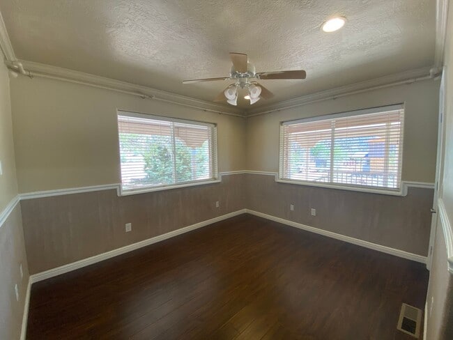 Photo - M400 UTILITES INCLUDED Canyon Street Apartment