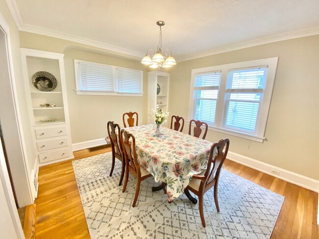 Photo - 2334 Noble Rd Unit ID1057670P