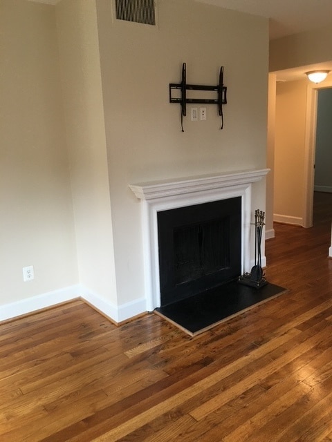 Building Photo - 1209 N Pitt St Rental