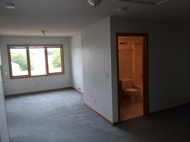 Photo - 2050 Keokuk St