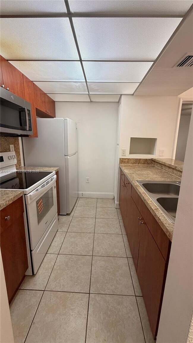Photo - 7075 NW 186th St Unit C208