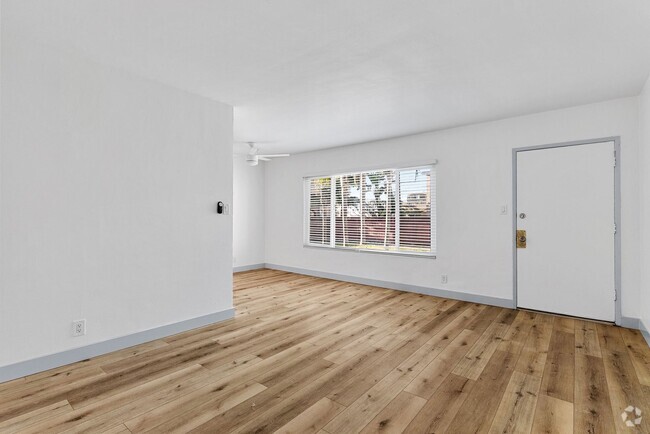 Building Photo - 731 Orange Ave Rental