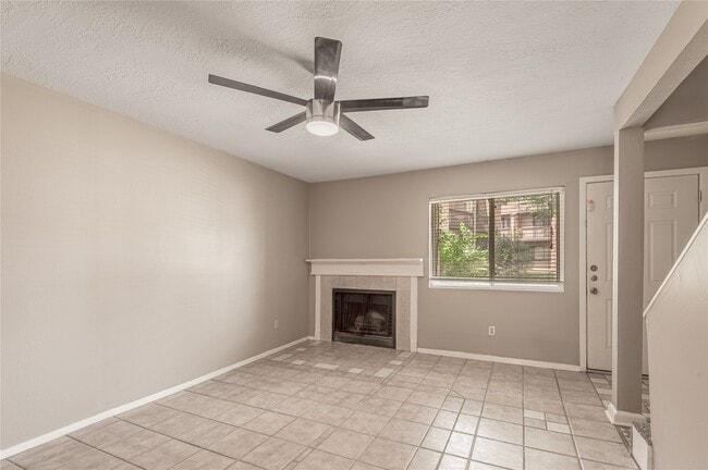 Building Photo - 2521 Crosstimbers Dr