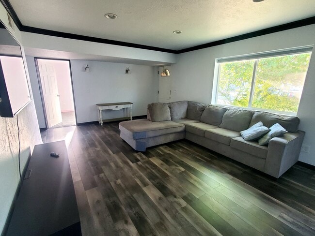 Photo - 4755 W 4895 S