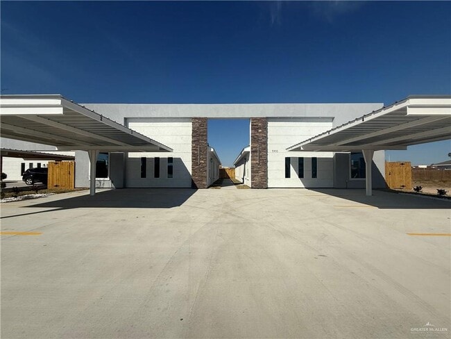 Building Photo - 10 10th St Unit 1