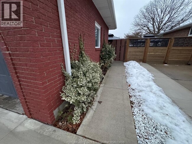 Photo - 9248 Esplanade Dr