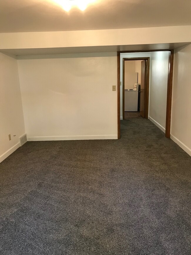 Photo - Spacious 1 Bedroom Apartment Near Downtown Sioux Falls!! Unit 3