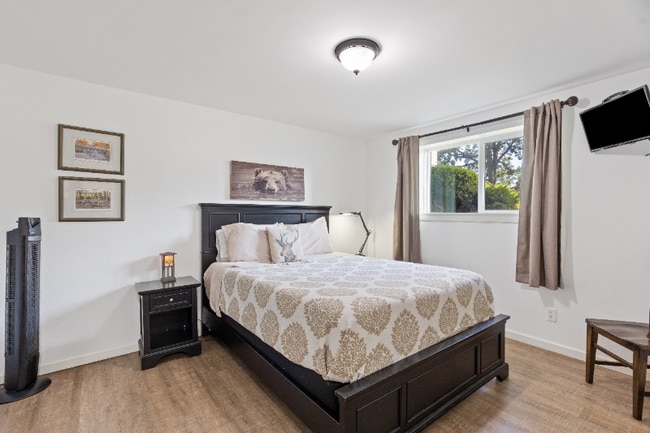 1019 2nd St W