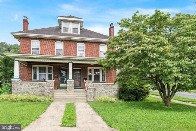Photo - 1200 Walnut St House
