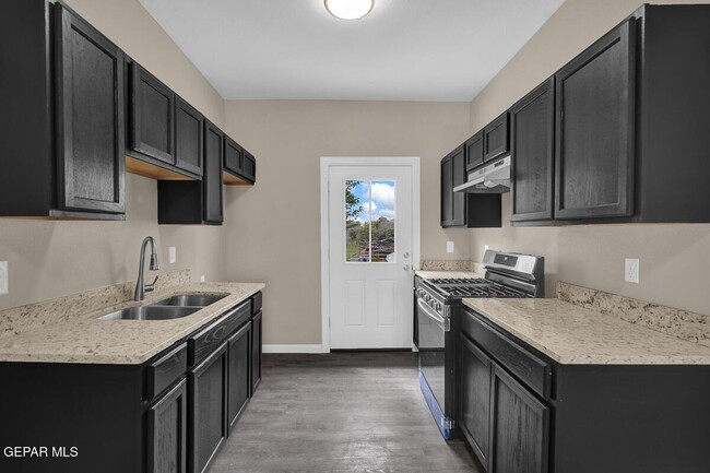 Photo - 368 Milton Rd