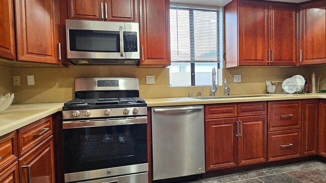 Photo - 10620 Eastborne Ave Unidad 202