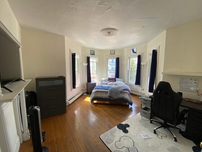 Photo - 140 Calumet St