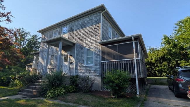 Building Photo - 27 Hazard St Rental