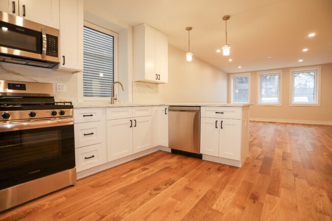 Photo - 2308 W Foster Ave Unit 1