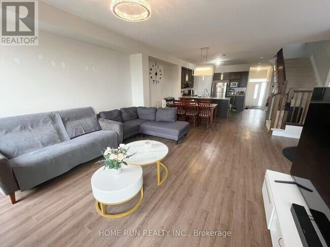 Photo - 100 Escarpment Cres