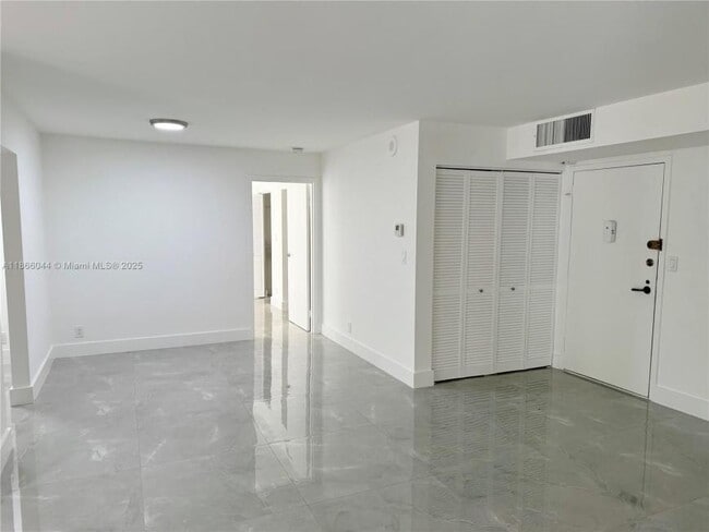 Photo - 2 bedroom in Sunny Isles Beach FL 33160