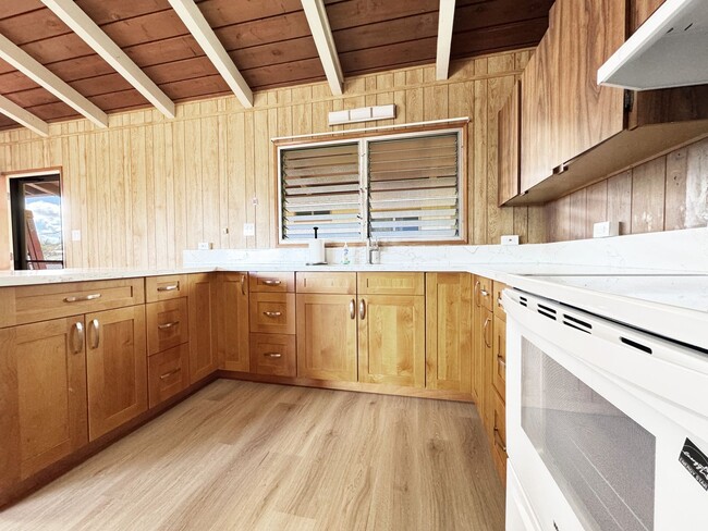Photo - 4 Bedroom 2.5 Bathroom Rental in Kalihi - ...