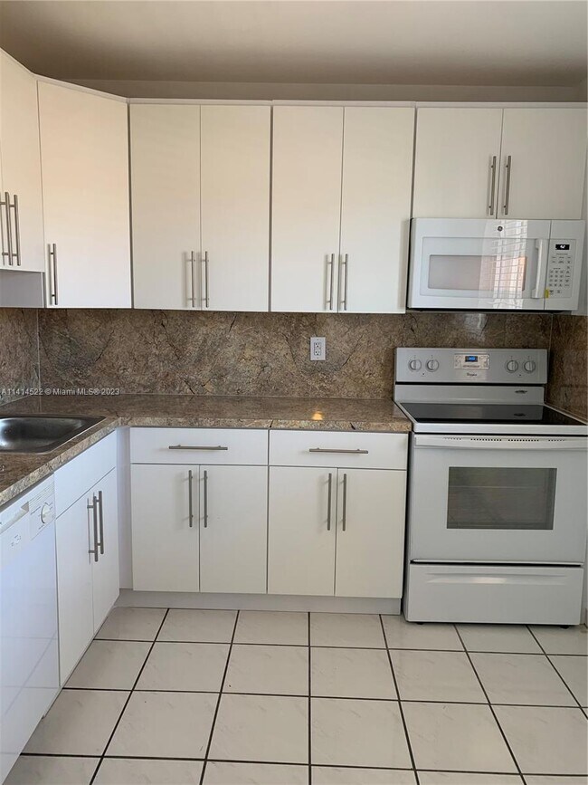 7703 Camino Real Condo Condo - Image