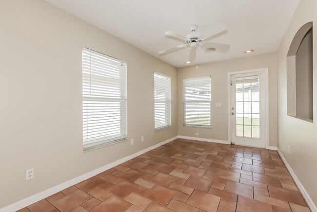 Photo - 2010 Berry Lake Dr