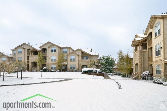 Edificio - The Village at Legacy Ridge