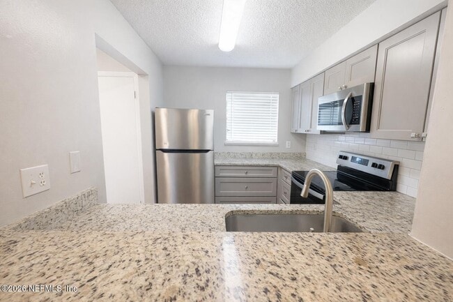 Photo - 1357 Kingsley Ave Unit 7B