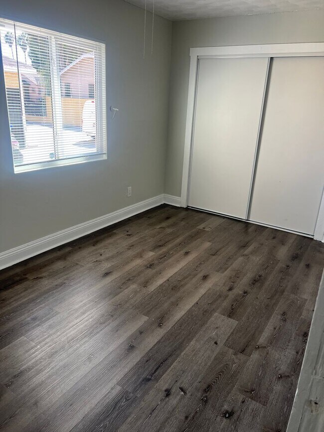 3119 W 63rd St Unidad 2a