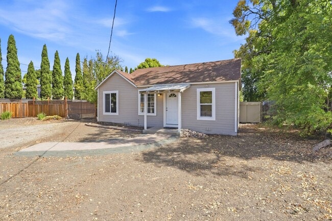 2100 Chanticleer Ave