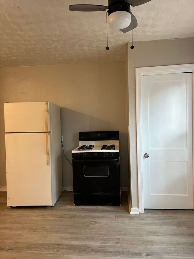 Photo - 235 N Oakland Ave Unit 235 N Oakland Ave