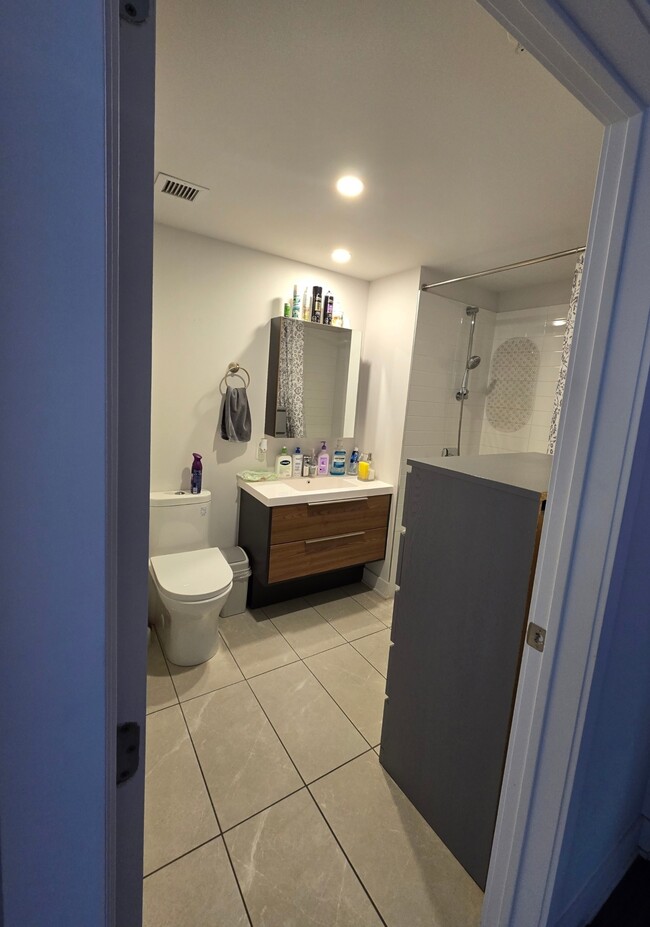 Photo - 1431 Av. de la Gare