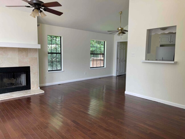 Photo - 1782-1191 191 Dr