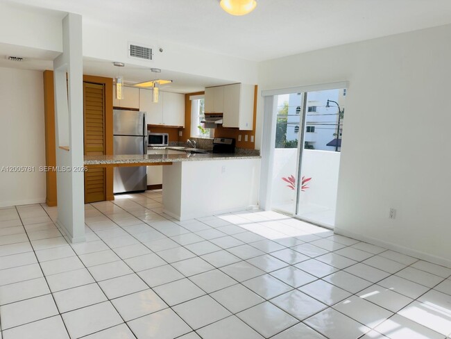 Photo - 3052 SW 27th Ave Unit 204