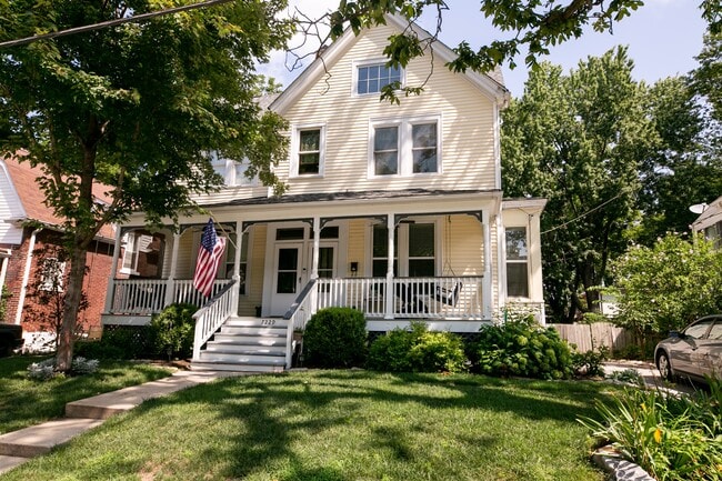 Building Photo - 7229 Moller Ave Unit 7229 Moller Ave.