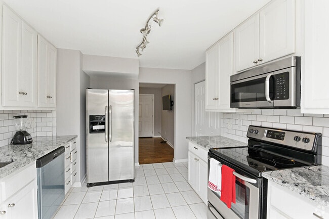 Building Photo - 6309 Thunderbird Dr Rental