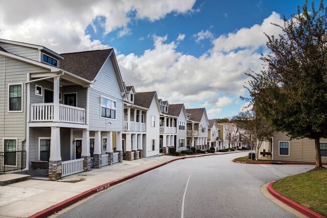 The-Collective-at-Clemson-Cottage-and-Townhome-Apartments-Near-Clemson-University - The Collective at Clemson