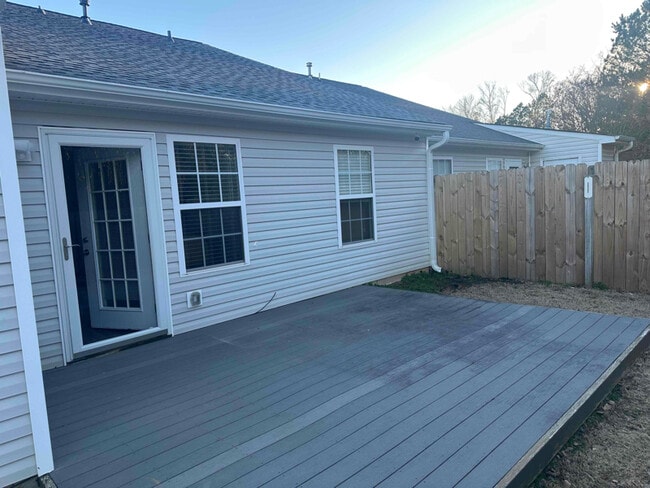 Photo - 1633 Summerwoods Cir