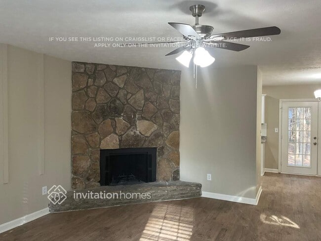 Photo - 705 Old Manor Rd NW