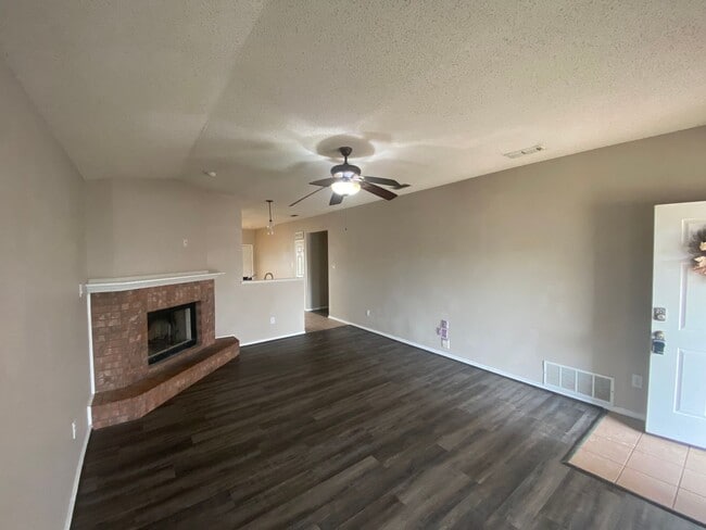 Photo - Southwest Lubbock Gem:6553 89th Street