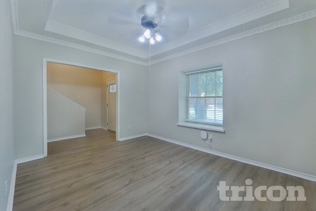 Photo - 509 Live Oak Dr