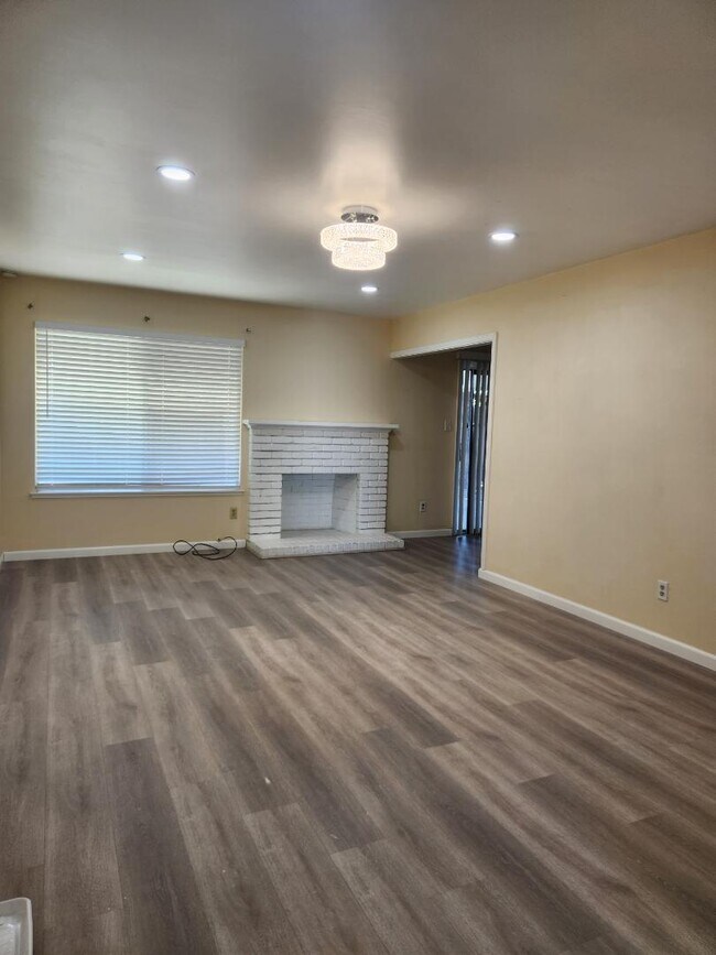 Photo - 4184 Worthington Dr
