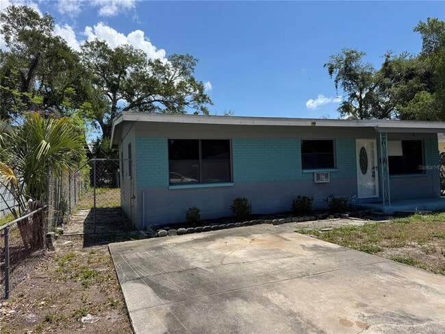 Photo - 1930 Walton St S