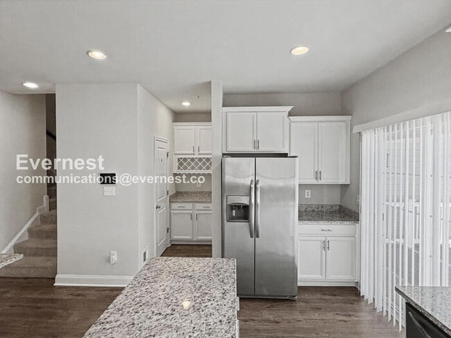 Photo - 2515 Hyacinth Ln