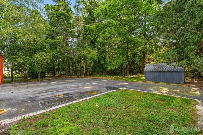 148 Helmetta Rd