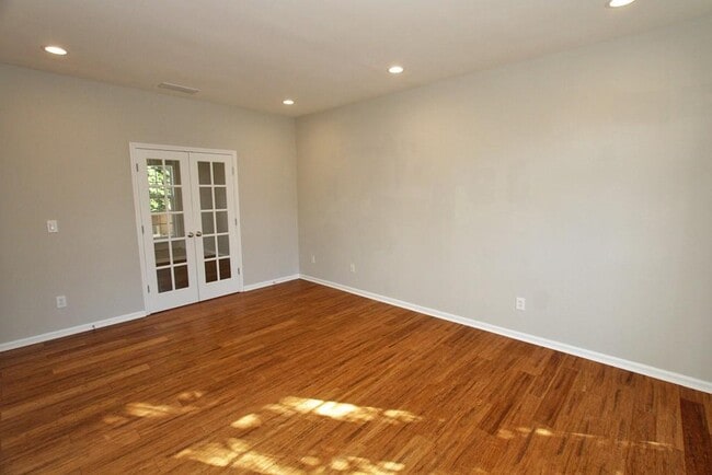 Photo - 5057 Bethpage Dr NE