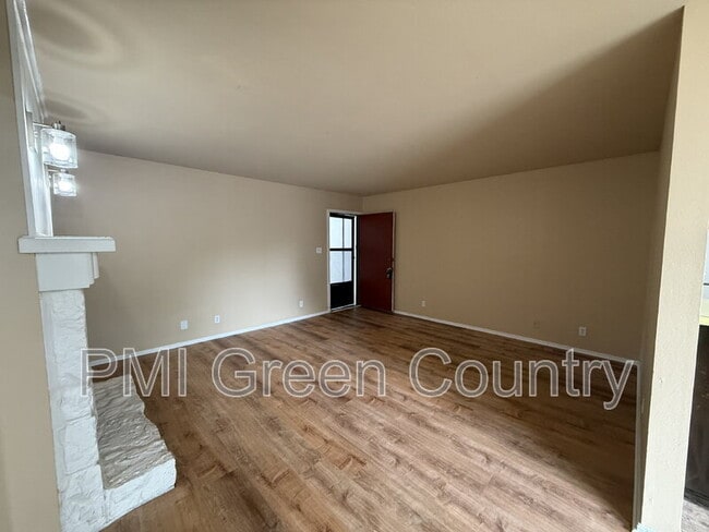 Photo - 4334 E 67th St