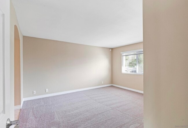 9949 Erma Rd Unit 204