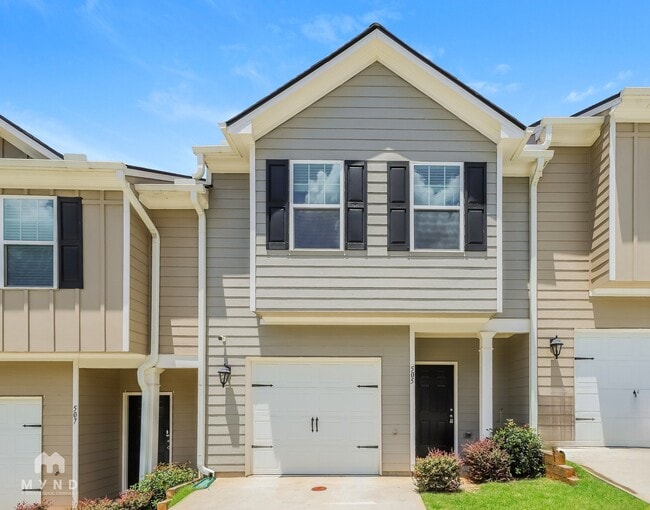 Building Photo - 207 Highwood Ln