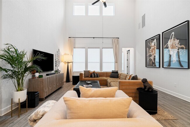 Photo - 4504 Cool Gray Cv